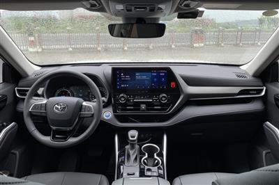 当地深圳租车旅游一辆7座车一天多少钱？